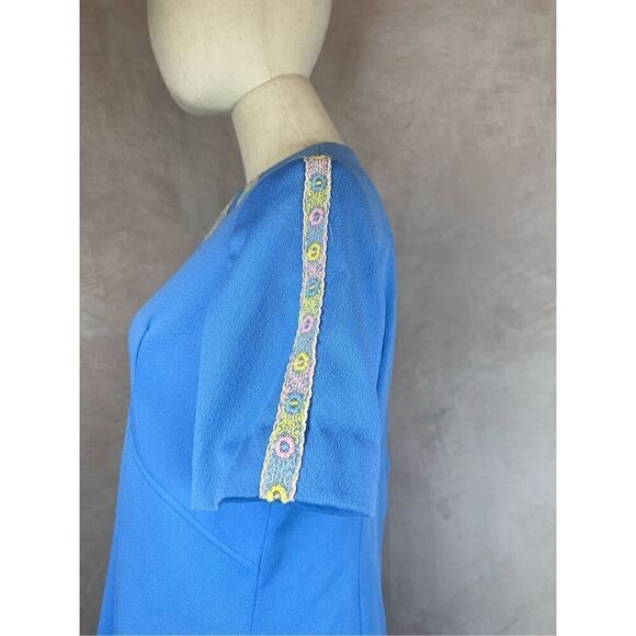 Vintage 1970s Mod Blue Shift Dress Floral Embroidered - Picture 6 of 9